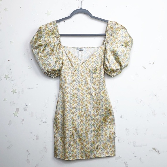𝅺Zara satin floral puffed sleeve mini dress - Picture 13 of 16